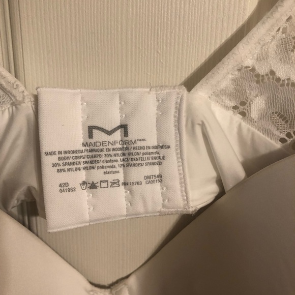 NWT - Maindenform Full Coverage Bra - Size 42D - Picture 3 of 5